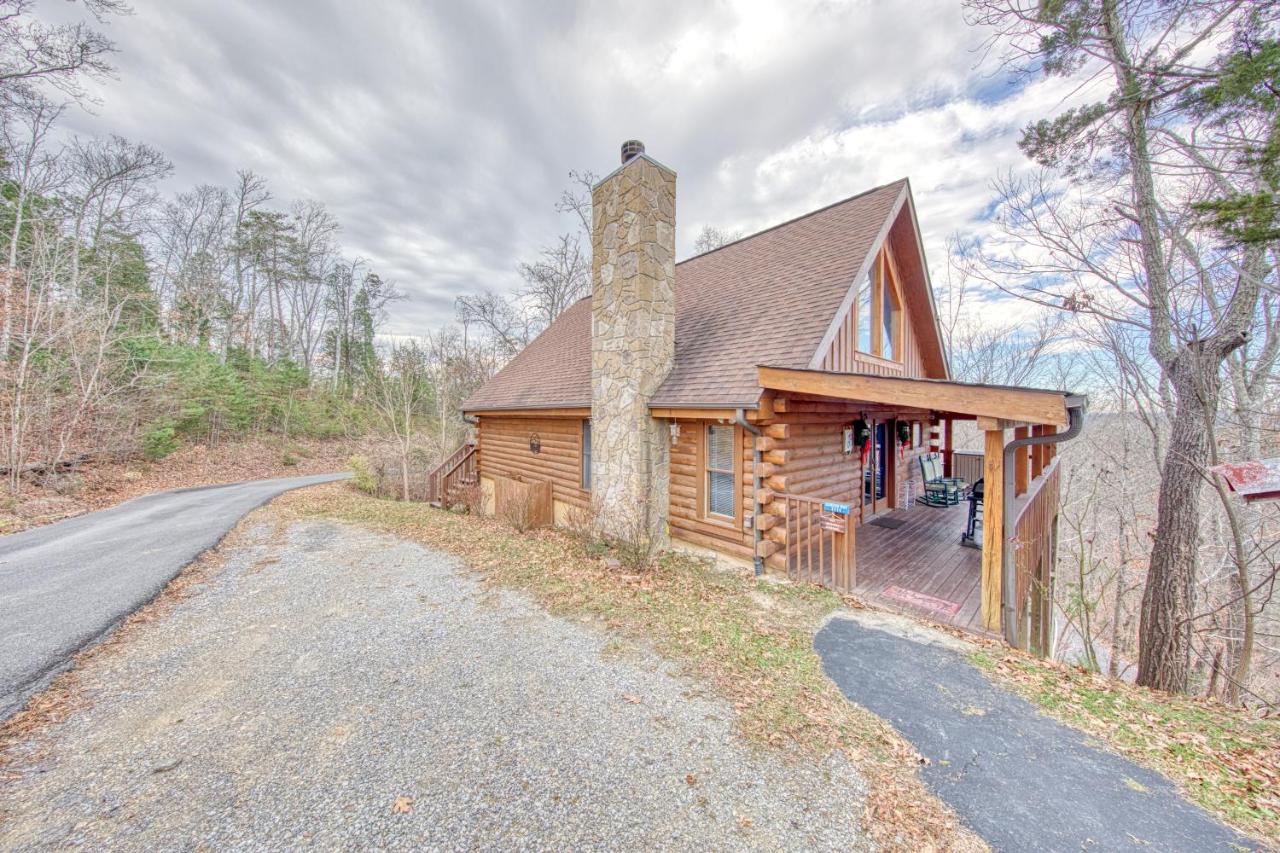 Serenity, A Rustic Log Cabin Retreat セバービル エクステリア 写真