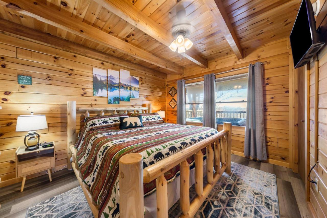 Serenity, A Rustic Log Cabin Retreat セバービル エクステリア 写真