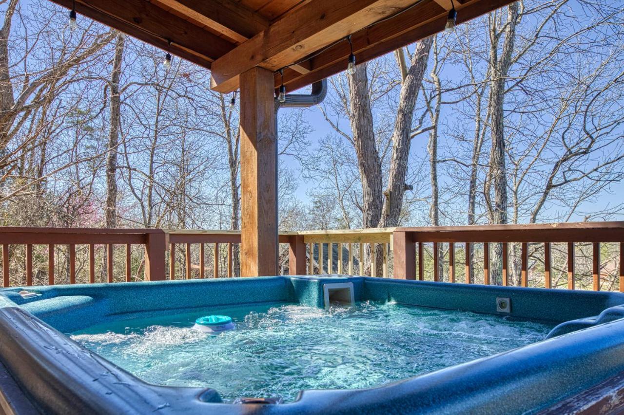 Serenity, A Rustic Log Cabin Retreat セバービル エクステリア 写真